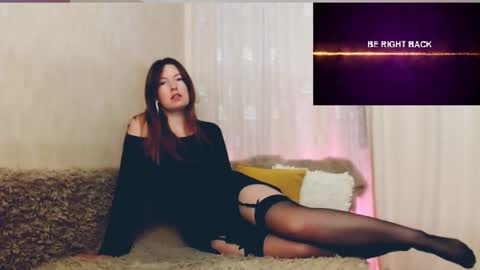 Snapshot of chelsey_rayne chatting on March 5, 9:15 pm Instagram faroffland online show from March 5, 9:15 pm