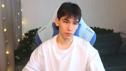 Snapshot of chem1ko chatting on February 10, 12:29 pm LUCASRYANPVT IS OPEN online show from February 10, 12:29 pm