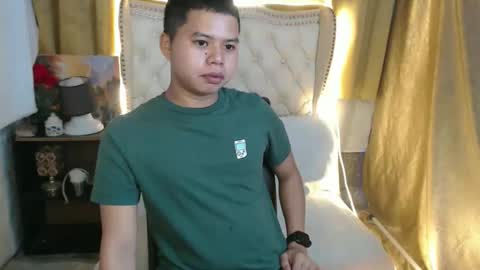 Snapshot of cheno_69 chatting on November 12, 10:04 am im cheno online show from November 12, 10:04 am