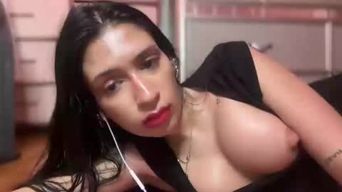 Snapshot of cherliecarmen chatting on January 18, 3:49 pm cherliecarmen online show from January 18, 3:49 pm