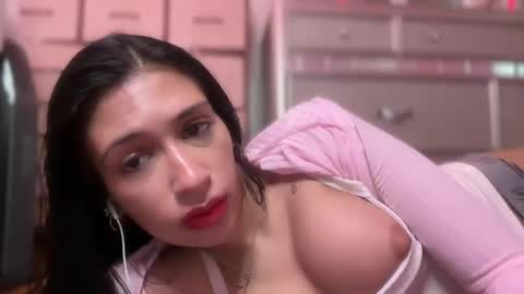 Snapshot of cherliecarmen chatting on January 27, 4:33 pm cherliecarmen online show from January 27, 4:33 pm