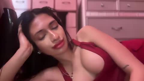 Snapshot of cherliecarmen chatting on February 25, 6:31 pm cherliecarmen online show from February 25, 6:31 pm