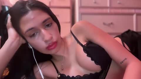 Snapshot of cherliecarmen chatting on March 12, 7:59 pm cherliecarmen online show from March 12, 7:59 pm