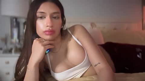 Snapshot of cherliecarmen chatting on October 10, 8:24 am cherliecarmen online show from October 10, 8:24 am