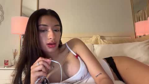 Snapshot of cherliecarmen chatting on February 2, 6:34 am cherliecarmen online show from February 2, 6:34 am