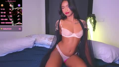 Snapshot of cherrrish_ chatting on October 10, 6:18 pm Kate online show from October 10, 6:18 pm