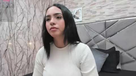 Snapshot of cherry__sweet_ chatting on November 21, 11:42 am Emma online show from November 21, 11:42 am