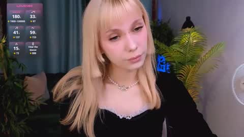 Snapshot of cherry_bitter chatting on September 22, 9:50 pm Cherry baby online show from September 22, 9:50 pm