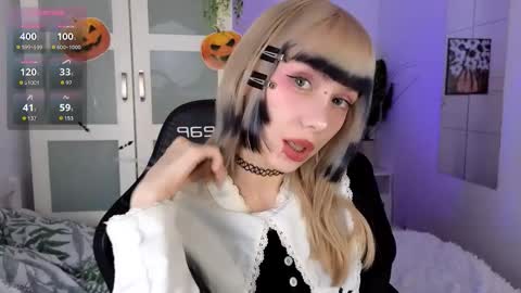 Snapshot of cherry_bitter chatting on October 31, 10:33 pm Cherry baby online show from October 31, 10:33 pm