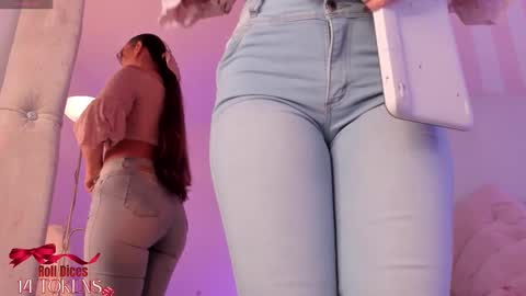 Snapshot of cherry_blond_ chatting on November 25, 7:25 pm Cherry online show from November 25, 7:25 pm