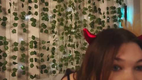 Di online show from November 1, 1:24 pm