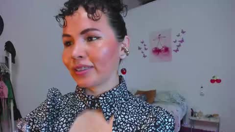 Snapshot of cherry_cute4u chatting on October 18, 7:36 pm liana online show from October 18, 7:36 pm