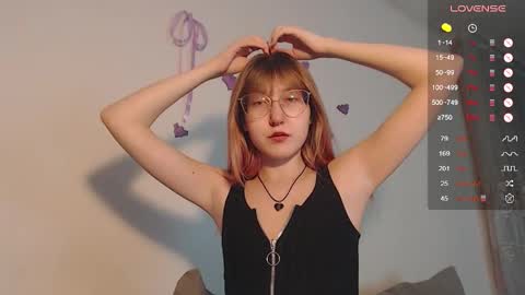 Snapshot of cherry_hazzze chatting on October 26, 6:25 pm Cheryl online show from October 26, 6:25 pm