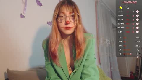 Snapshot of cherry_hazzze chatting on October 31, 6:53 pm Cheryl online show from October 31, 6:53 pm