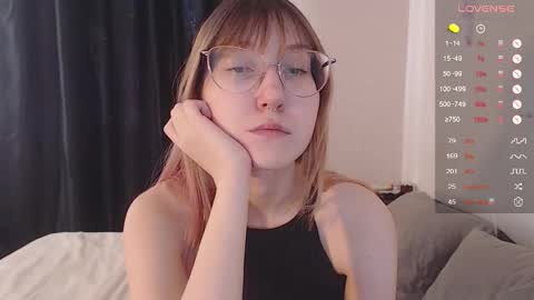 Snapshot of cherry_hazzze chatting on November 21, 6:34 am Cheryl online show from November 21, 6:34 am