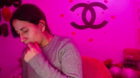 Snapshot of cherry_hc chatting on February 6, 7:13 am Nezumy Rey online show from February 6, 7:13 am