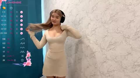 Snapshot of cherry_in_dreams chatting on November 4, 7:07 am Kate online show from November 4, 7:07 am