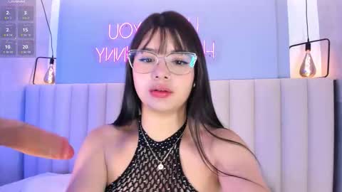 Snapshot of cherry_monroe_ chatting on February 7, 10:30 am C H E R R Y online show from February 7, 10:30 am