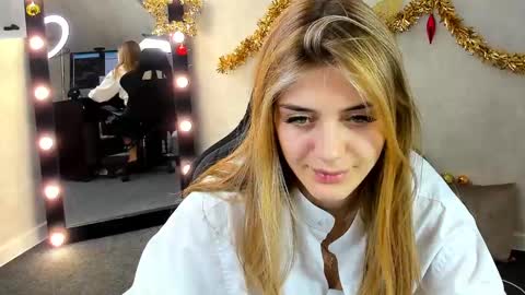 cherry_pr1ce online show from January 8, 6:31 am