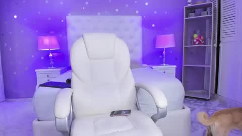 Sussan Cherry  online show from February 10, 6:20 am