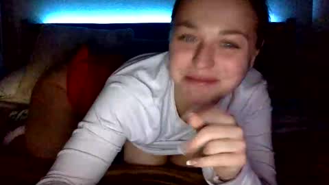 Snapshot of cherrybaby690 chatting on December 18, 5:21 pm cherrybaby690 online show from December 18, 5:21 pm