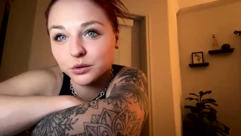 Snapshot of cherrybaby690 chatting on February 14, 1:45 am cherrybaby690 online show from February 14, 1:45 am