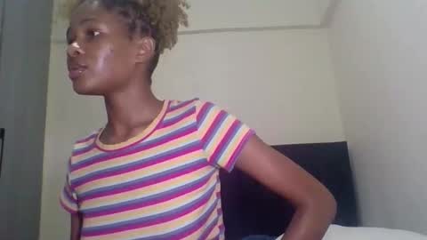 Cherryblossom2002 online show from March 1, 4:09 pm