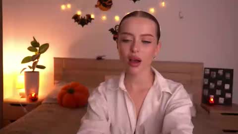 Alisha online show from October 17, 9:17 pm