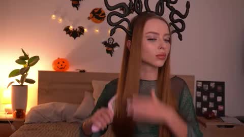 Alisha online show from October 20, 8:53 pm