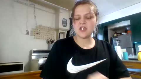 Snapshot of cherrybomb454 chatting on December 4, 4:59 pm cherrybomb454 online show from December 4, 4:59 pm