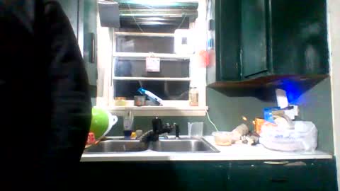 Snapshot of cherrybomb454 chatting on December 14, 11:20 pm cherrybomb454 online show from December 14, 11:20 pm