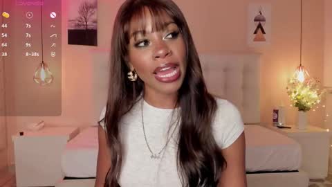 Snapshot of cherrybr_ chatting on February 13, 11:58 pm Cherry Lady online show from February 13, 11:58 pm