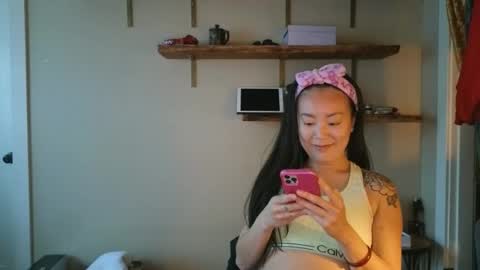 Snapshot of cherrycam777 chatting on November 28, 11:40 pm Miss Cherry online show from November 28, 11:40 pm