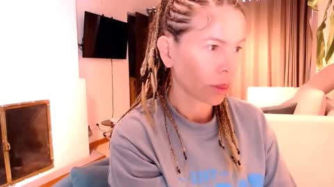 Anna online show from February 2, 1:10 pm