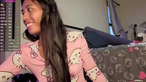 Snapshot of cherrycreme chatting on October 8, 2:53 am Cherry online show from October 8, 2:53 am