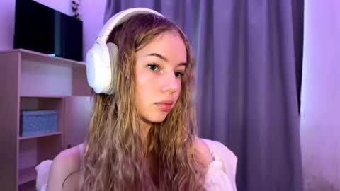 Evie online show from October 21, 10:16 am