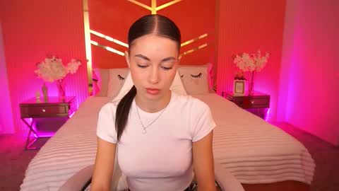 cherryylulu online show from October 15, 7:30 am