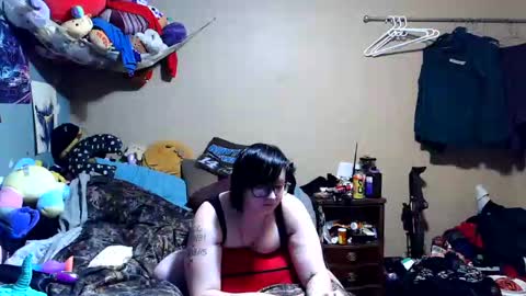 Snapshot of cheshire_wolf chatting on November 12, 10:41 pm cheshire_wolf online show from November 12, 10:41 pm