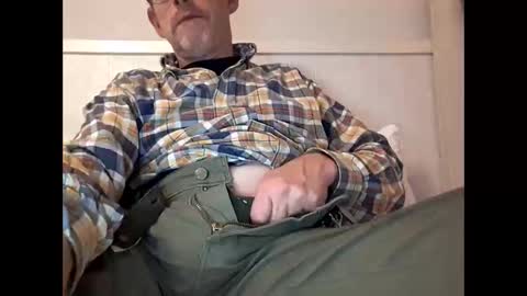 Snapshot of chevy69 chatting on November 4, 12:32 am chevy69 online show from November 4, 12:32 am