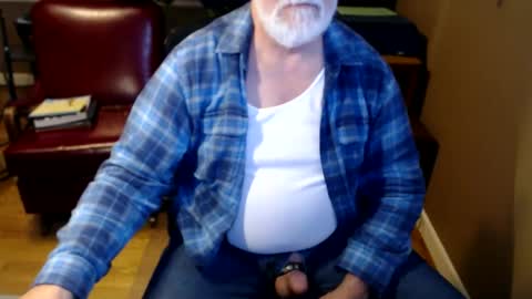 Snapshot of chgodad chatting on December 1, 8:58 pm chgodad online show from December 1, 8:58 pm