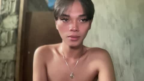 Snapshot of chichay_addams chatting on November 16, 2:17 am Addams online show from November 16, 2:17 am