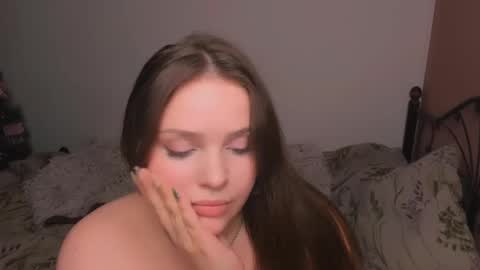 Snapshot of chilivanilla chatting on February 4, 3:44 am lalaland online show from February 4, 3:44 am