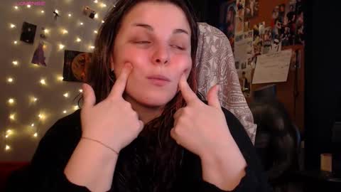 Snapshot of chill_saya chatting on October 7, 5:26 am Saya online show from October 7, 5:26 am