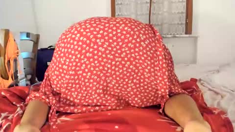 yoursensualparadise online show from September 12, 12:22 am