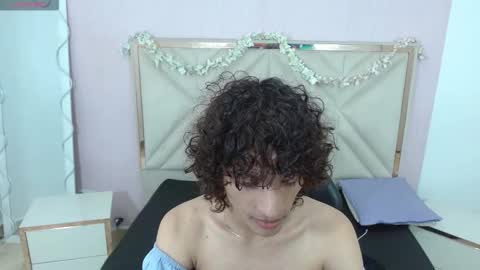 chipi_tay online show from November 28, 7:05 pm