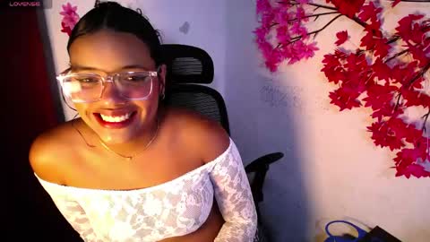chleo_rosse online show from April 21, 4:08 am