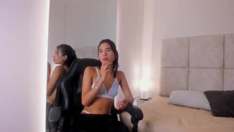 Snapshot of chloe_aleman chatting on November 6, 7:59 pm chloe_aleman online show from November 6, 7:59 pm