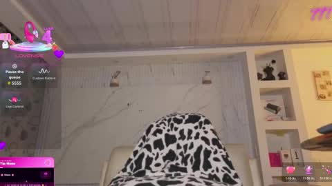 chloe_cooperr online show from April 21, 1:18 am