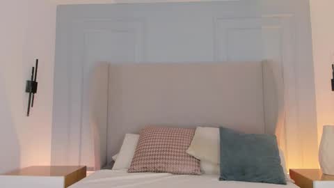 Chloe online show from March 29, 1:11 pm