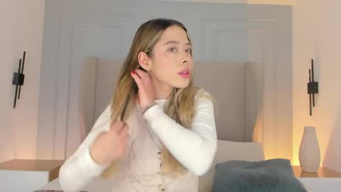 Chloe online show from April 17, 12:19 pm